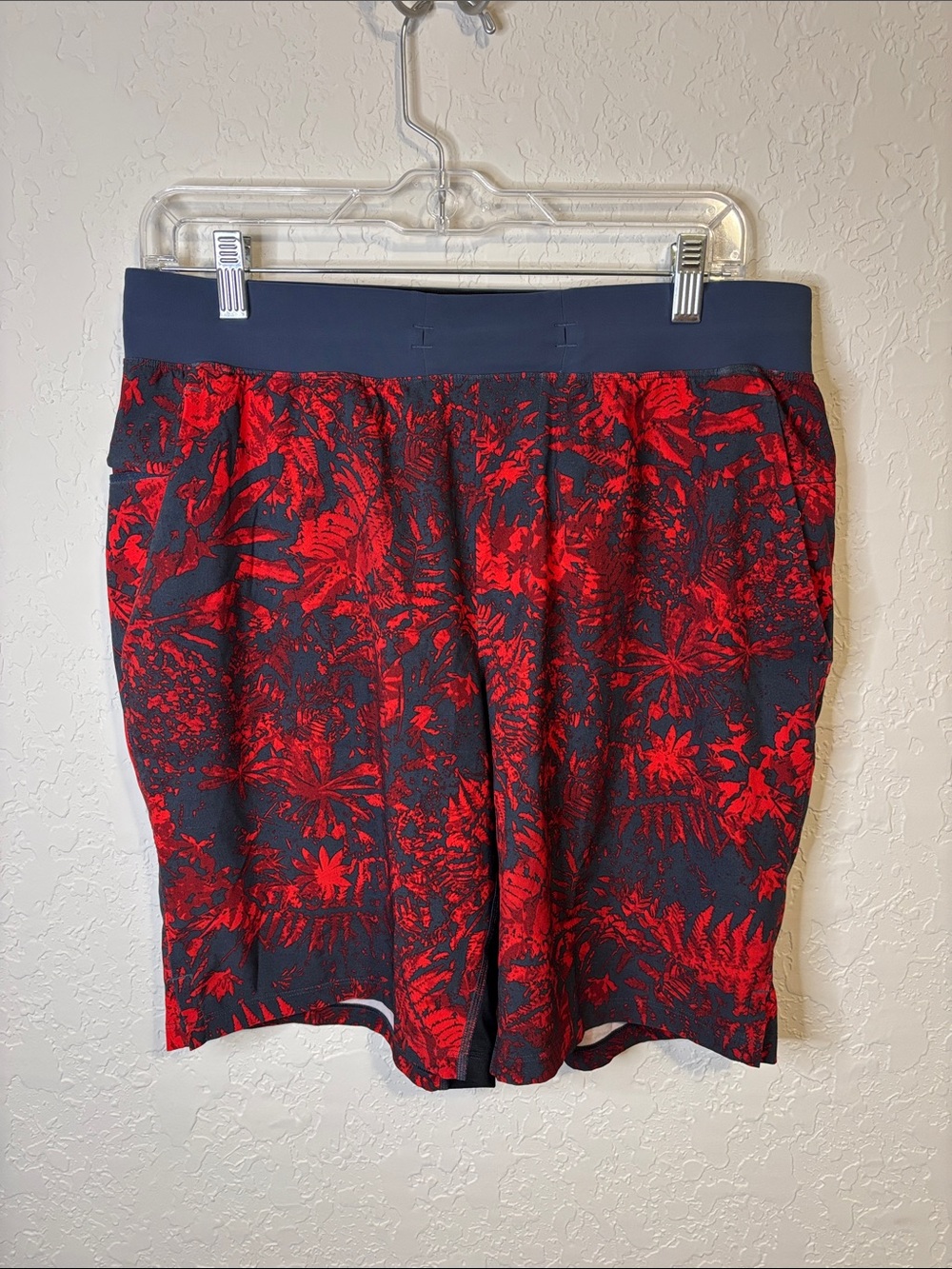 Lululemon T.H.E. Shorts linerless 9”